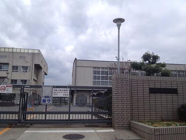 堺市立深井中央中学校まで徒歩２３分