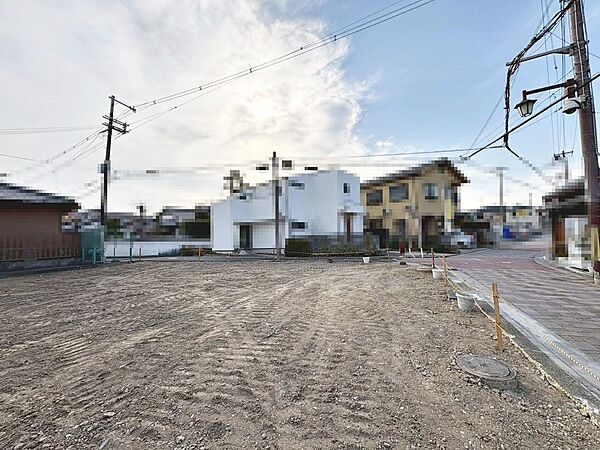 サンプラザ金岡店まで徒歩１２分！関西スーパーしんかな店まで徒歩１７分！毎日のお買い物に便利ですね♪その日の特売日などでスーパーを選べますね♪