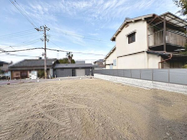 大泉緑地まで徒歩１２分♪気軽な近さでお散歩コースやジョギングコースにもいいですね♪気分もリフレッシュされますよ♪