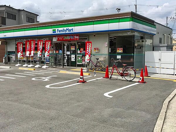 ファミリーマート堺金岡店まで徒歩１０分