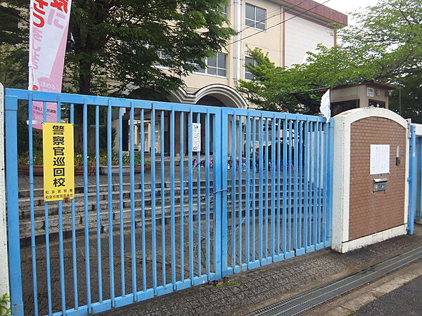 光明台北小学校まで徒歩３分