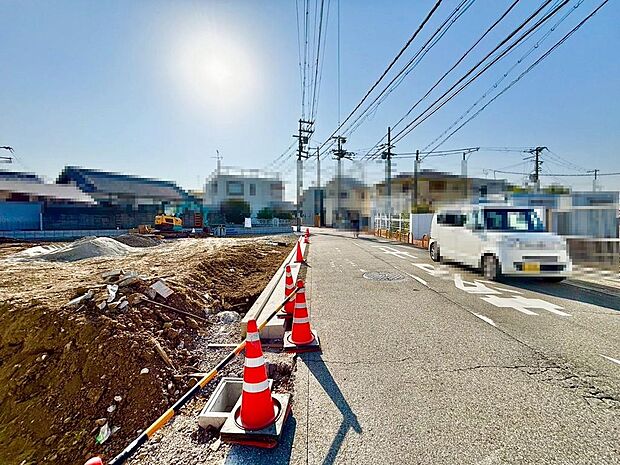 窓があり、明るく、臭いがこもりませんので、来客用トイレとして清潔に保てます。温水洗浄便座で快適にお使いいただけます!