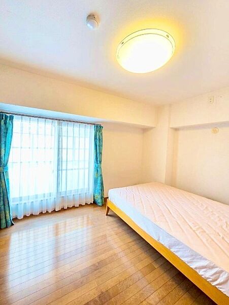 全居室収納有りますので、収納場所に困らず綺麗な室内をたもてますね１