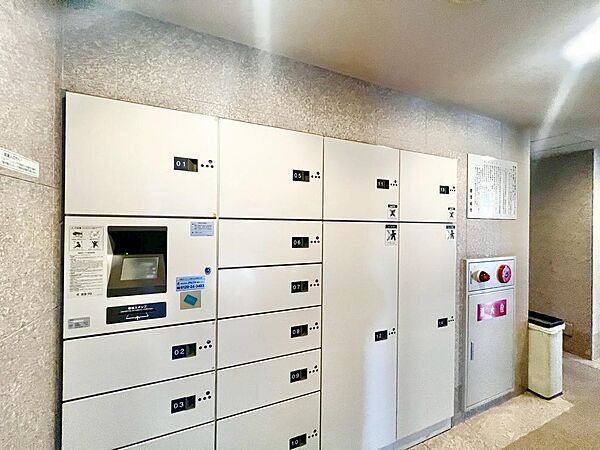 【宅配ボックス】不在時にも荷物が受け取れるので、便利ですね！