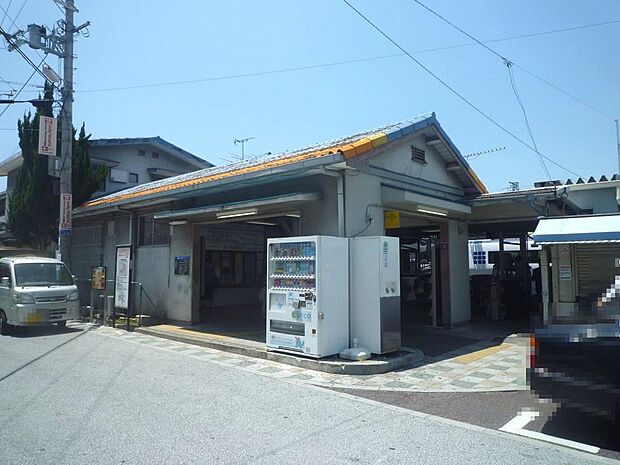 JR阪和線「久米田」駅までバス乗車5分、バス停「岡山」まで徒歩15分