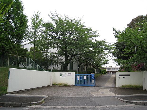 御池台小学校まで徒歩9分