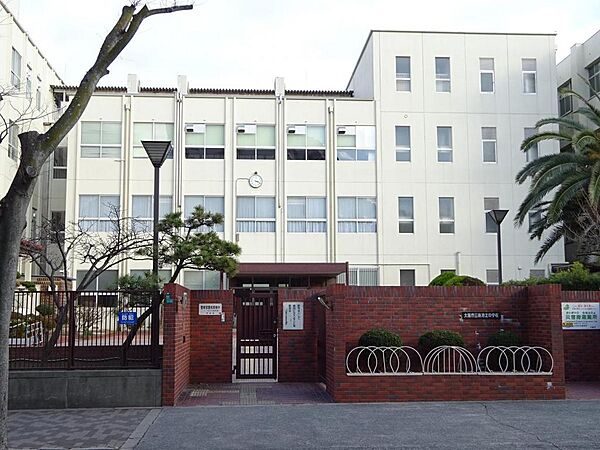 大阪市立南港北中学校まで徒歩１０分