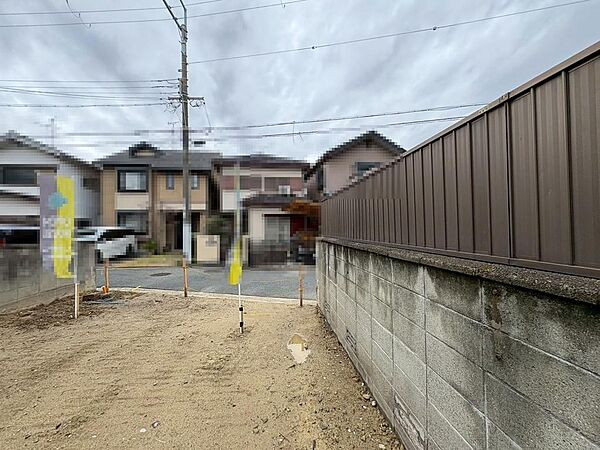 閑静な住宅地で子育て家族にピッタリ！毎日のお散歩も快適な緑に恵まれたエリアです♪