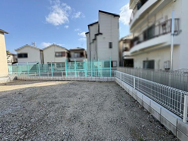 ひまわり保育園まで徒歩８分！小さなお子様のいるご家庭も安心ですね♪