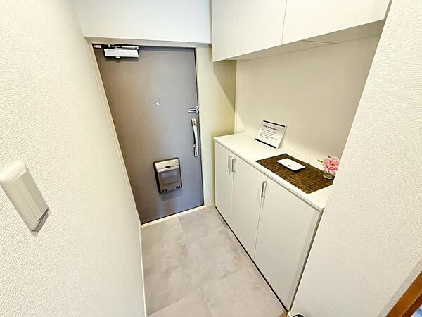 シューズボックスございますので、散らかりがちな玄関も片付きますね！