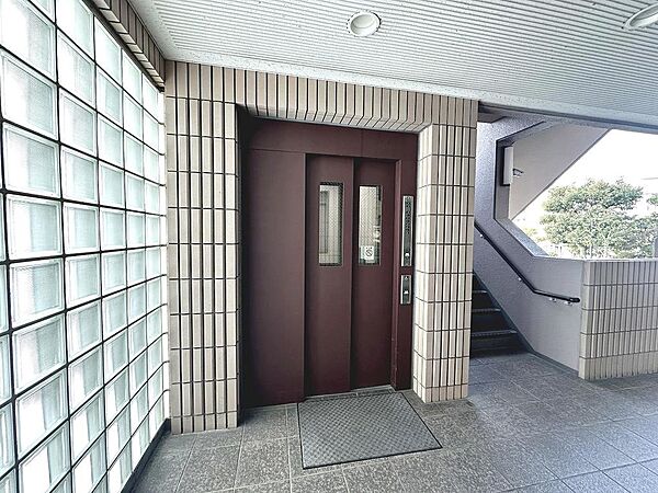 エレベーターありますので、重い荷物も楽々お部屋へ運べますね！