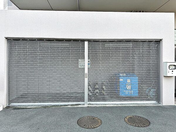 サンプラザ金剛店まで徒歩６分♪イオンスタイル金剛まで徒歩１１分♪関西スーパー金剛店まで徒歩１５分♪毎日のお買い物に便利ですね！その日の特売日などでスーパーを選べますね♪