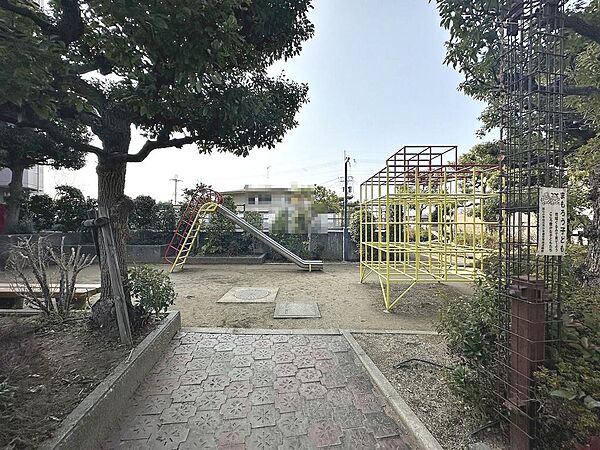 セブンイレブンまで徒歩６分♪サンドラッグまで徒歩６分♪コーナンまで徒歩１２分♪お買い物に便利な立地ですよ！