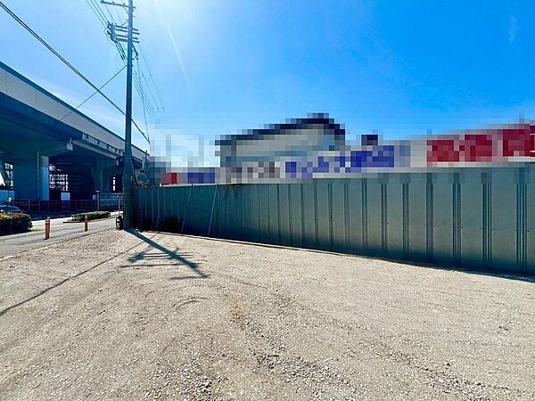 マツモトキヨシまで徒歩６分！ですので、消耗品のお買い物にも便利ですよ♪
