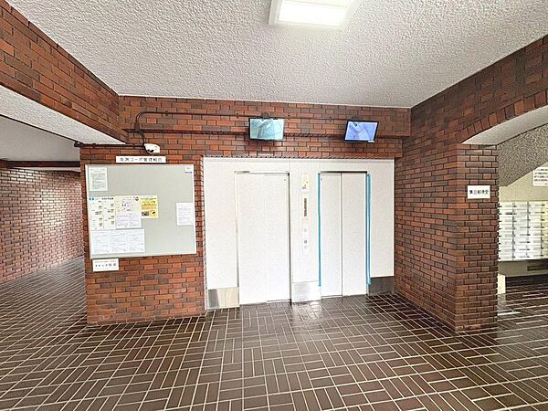 【エレベーター】荷物が多い日も楽々にお部屋に運べますね！エレベーター２基あるので、忙しい時間帯も安心ですね！
