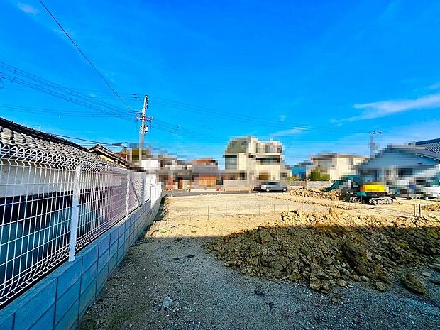 【浴室暖房乾燥機付いてますよ♪】一坪以上の浴室でのびのび一日の疲れを癒して下さいね!浴室に窓が付いているので、換気ができて湿気やカビ防止になりますよ♪