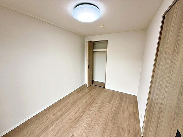 各居室にはクローゼットを完備し、家具の配置にも困らない設計がされており、採光と室内のバランスが絶妙です！