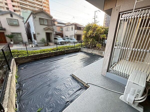 【専用庭】お子様の遊び場にもピッタリですね！天気のいい日はランチも楽しめますね☆