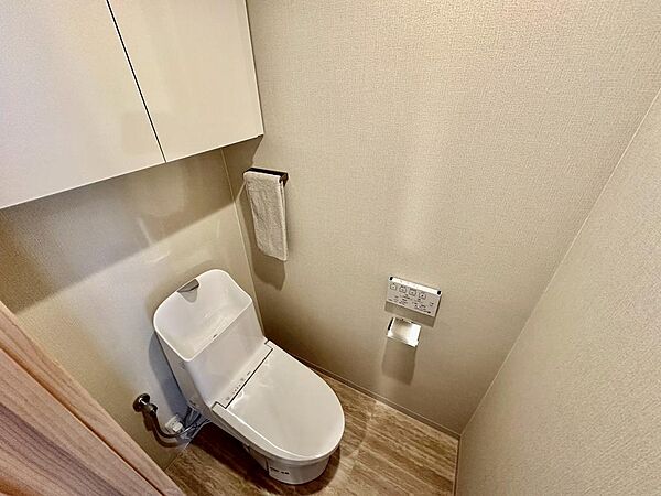 【トイレ】寒い日は特に助かる温水洗浄便座付きトイレです！
