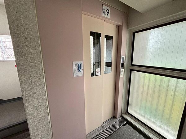 エレベーターありますので、重い荷物も楽々お部屋へ運べますね！