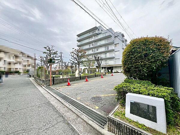 【和室ありますよ】一息つく時の癒しの空間や客間にも使えますね♪リビングの横にあるので、お子様のお昼寝場所にも良いですね♪