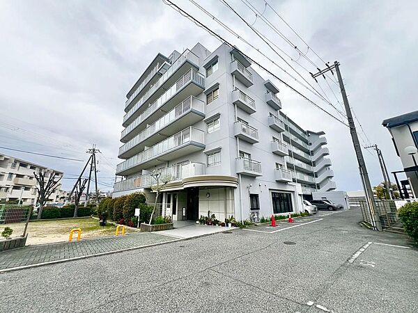 ミニストップまで徒歩４分♪スギ薬局まで徒歩７分♪DCMまで徒歩１７分♪お買い物に便利な立地ですね！