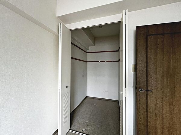 ウォークインクローゼットもございます！沢山収納できて嬉しいですね♪家族の思い出も大切にしまっておけますね！