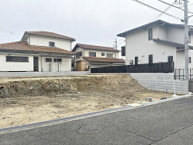 ＬＤＫ約１８帖！ゆとりあるリビング家族の時間も増えますね♪２面採光の明るいリビングに気持ちも明るくなりますね♪