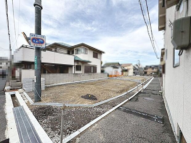 セブンイレブン岸和田南町店まで徒歩４分！ココカラファイン南海岸和田店まで徒歩１４分！エディオン岸和田店まで徒歩１３分！お買い物に便利な立地ですね！