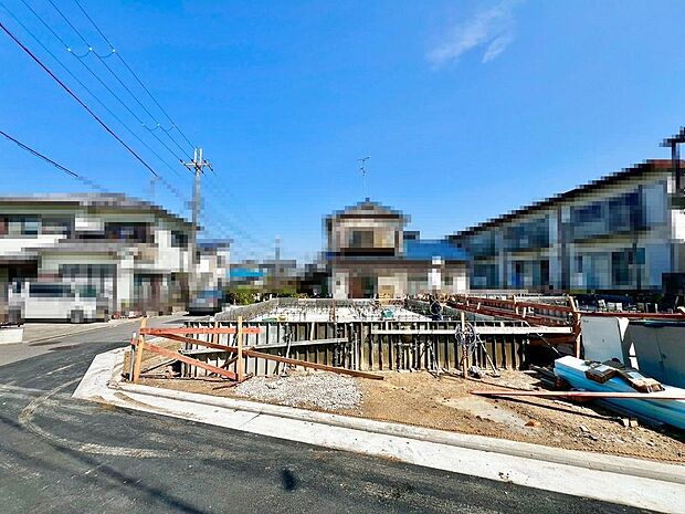 玄関にシューズボックスありますよ！玄関周りもスッキリ片付きますね♪