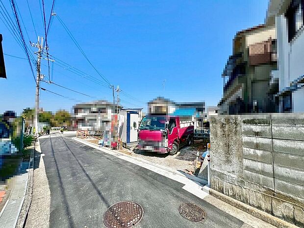 現地見学当日から承っております♪現地周辺の環境や、駅までの道のりなど周辺環境も合わせてご確認いただき、ぜひご検討ください！