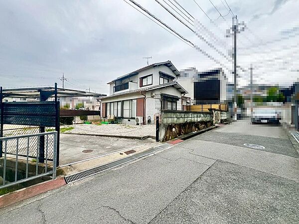 閑静な街並みは道路幅4.9ｍあります。