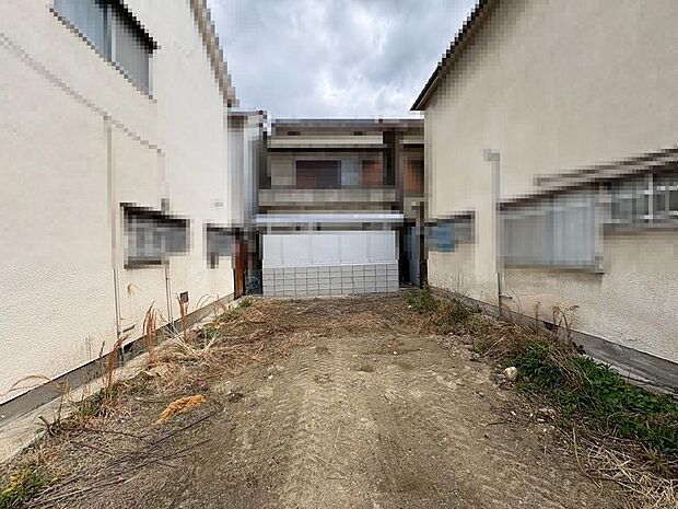 賢明学院幼稚園まで徒歩８分♪石津川保育園まで徒歩１２分♪小さなお子様のいるご家庭も安心ですね！