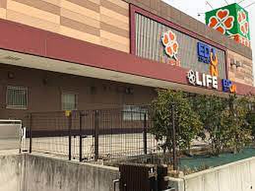 ライフ石津店まで徒歩１１分