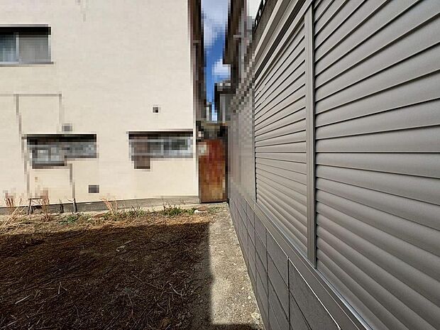 プライバシーを守る２階リビングです♪外からの視線が全く気にならないので、大きな窓を開け放ってのんびりできますね♪