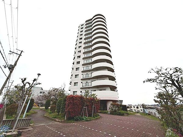 ママの憧れカウンターキッチンですので、家族と会話しながら楽しくお料理できますね♪家族身近に感じますね！