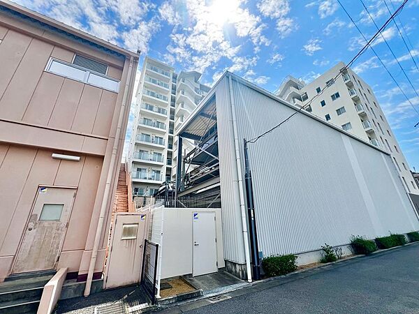 現地見学当日から承っております♪現地周辺の環境や、駅までの道のりなど周辺環境も合わせてご確認いただき、ぜひご検討ください！