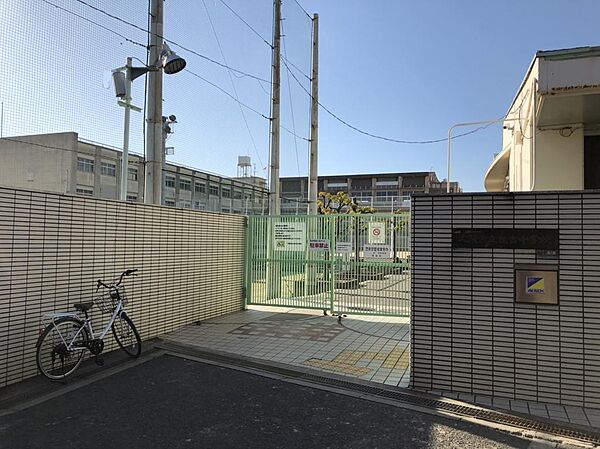 大阪市立住吉中学校まで徒歩７分