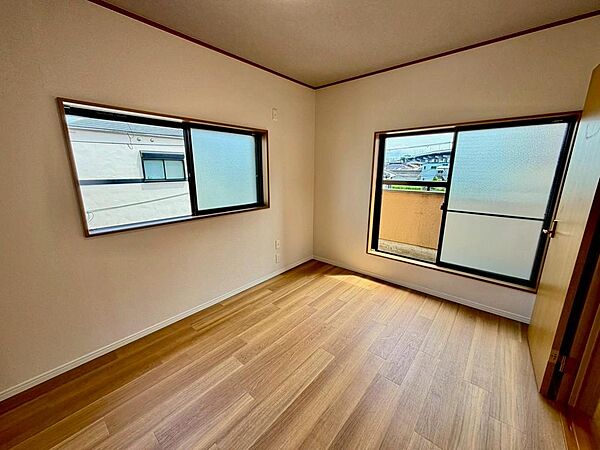 全居室２面採光！明るく風通しの良い室内に気持ちも明るくなりますね♪