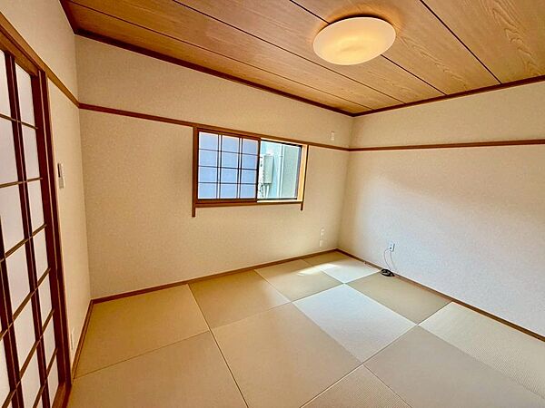 和室ございます♪一息つく時の癒しの空間や客間にも使えますね♪