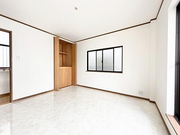 ☆全居室６帖以上☆どのお部屋でものびのびお過ごしいただけますよ！