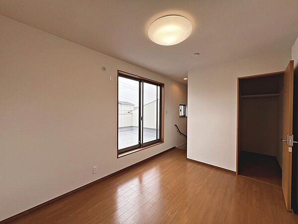 全居室６帖以上☆どのお部屋でものびのびお過ごしいただけますよ！