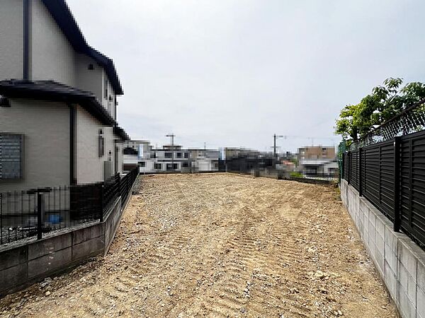 【個性あふれる住まいを実現できる「建築条件無の売土地」です】