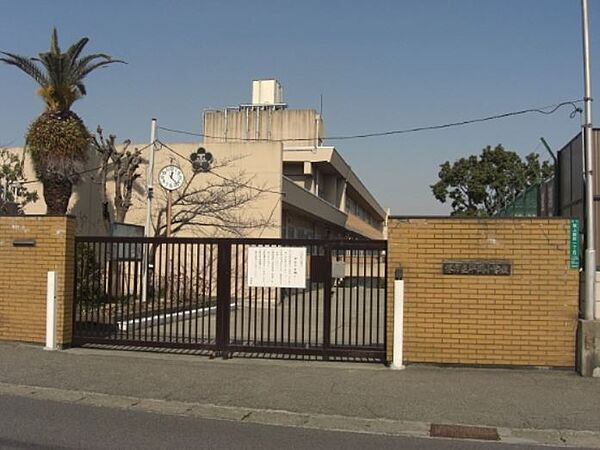 堺市立平岡小学校まで徒歩６分