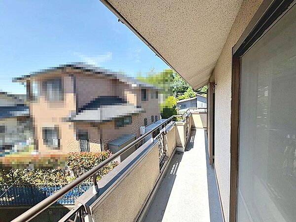 南面バルコニーですので、日当たり良好です！洗濯物がよく乾きますね♪