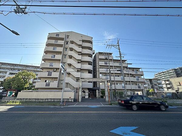 シャワー付き洗面台ですので、寝ぐせ直しもラクラクですね♪