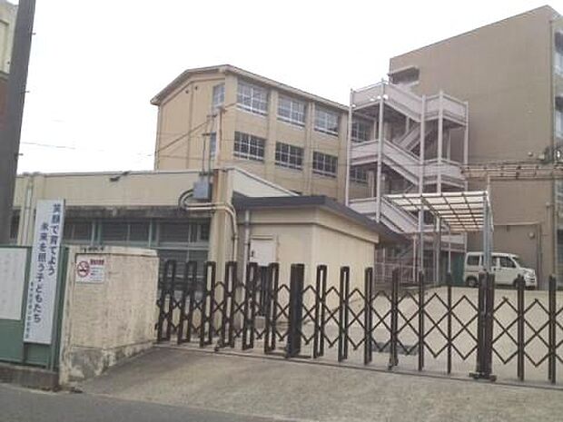 泉ヶ丘東中学校まで徒歩15分