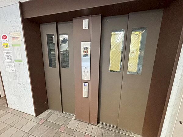 【エレベーター】エレベーターがあるので、上の階にも行きやすいですね！エレベーター２基あるので、忙しい時間帯も安心ですね！