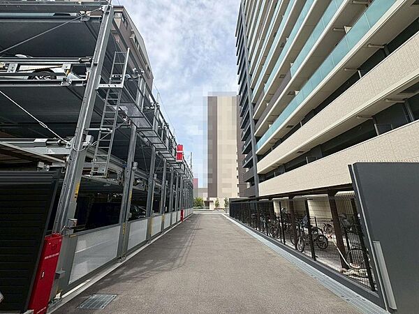 敷地内の駐車場です。最新の空き状況はご確認ください♪