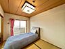 和室：【和室ありますよ】一息つく時の癒しの空間や客間にも使えますね♪リビングの横にあるので、お子様のお昼寝場所にも良いですね♪
